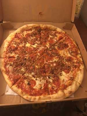 Maxi's Pizza Subs And Bar