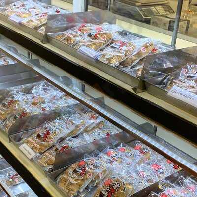 Bernards Pralines Of New Orleans