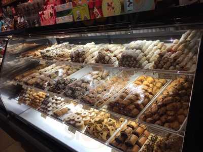 Cherry Hill Market And Cafe