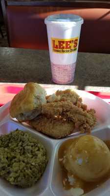 Lee's Famous Recipe Chicken