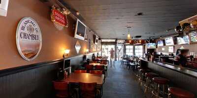 Magnolia Village Pub