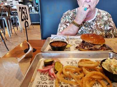 Famous Dave's Bar-b-que