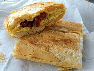 Azucar Sandwich Shop