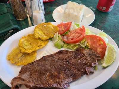 Antojitos Colombianos Bakery