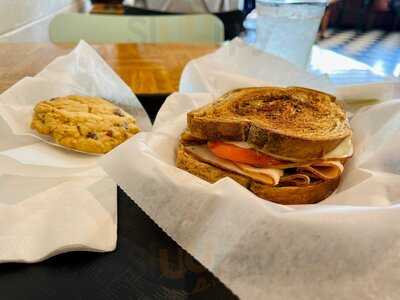 Felini's Cookies & Deli