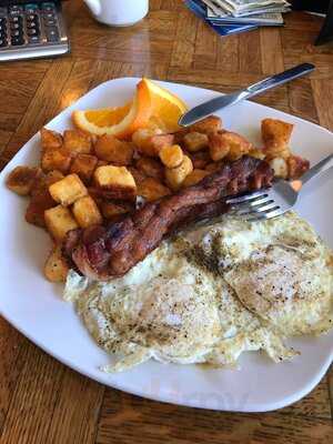 Felini's Cookies & Deli