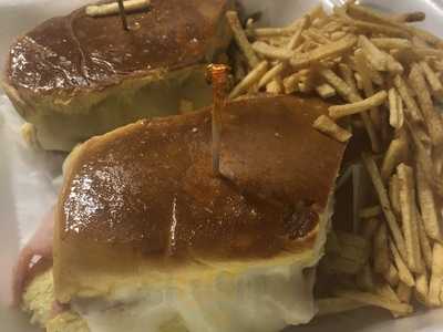 El Rinconcito El Chele Restaurant