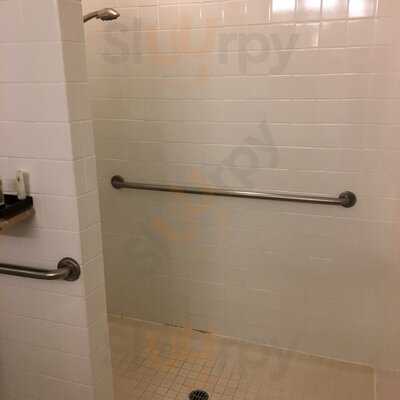 Gallery Bar And Cognac Room