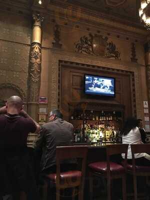 Gallery Bar And Cognac Room