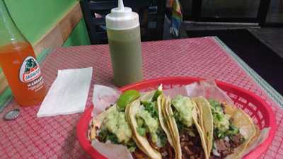 Tacos El Paisanitos