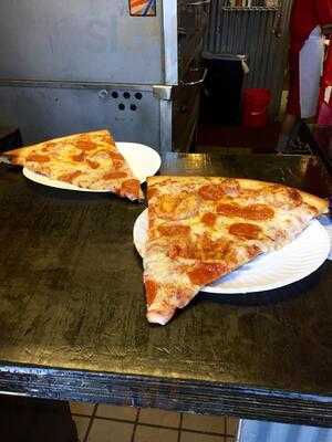 Benny Blancos Slice Of The Bronx