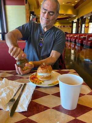 Lulu's Bread And Breakfast