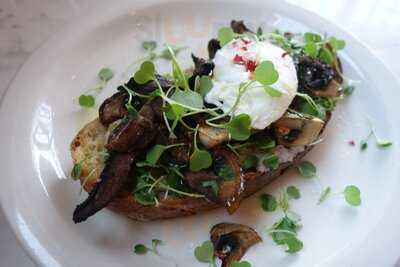 Lulu's Bread And Breakfast