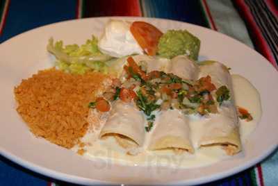 Brinco's Mexican Grill & Cantina