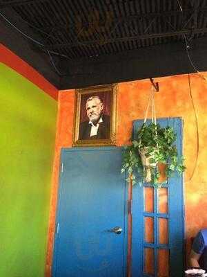 Brinco's Mexican Grill & Cantina