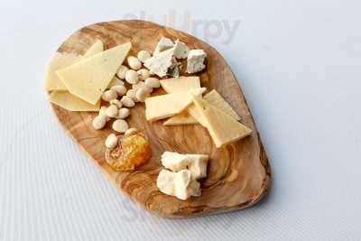 Element Kitchen & Cocktail