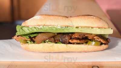 Un Bien - Seaview Ave. Nw