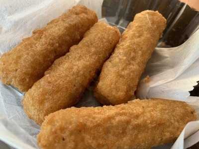 Canton Bakery Pizza Wings And Subs