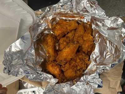 Canton Bakery Pizza Wings And Subs