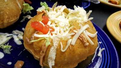 Tres Amigos Restaurant & Cantina