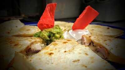 Tres Amigos Restaurant & Cantina