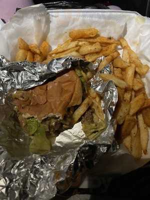 Williams Shop N Grill