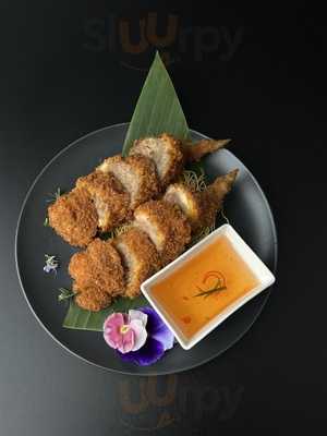 King & I At The Lakes