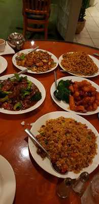 Ming Palace Restaurant And Bar