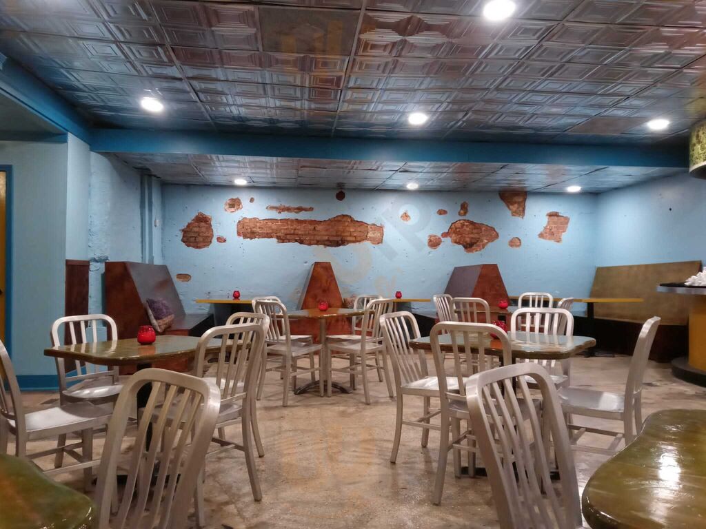 Harbor Restaurant & Lounge