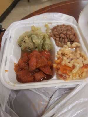 Moms Soul Food Kitchen