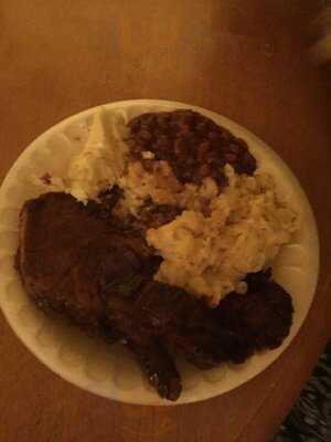 Moms Soul Food Kitchen