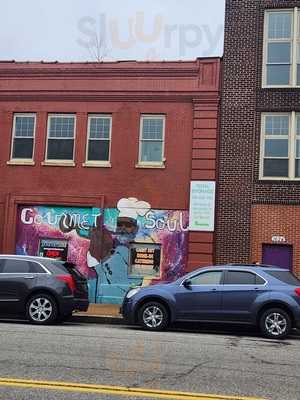 Moms Soul Food Kitchen