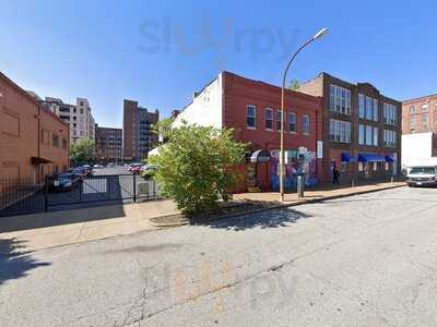 Moms Soul Food Kitchen