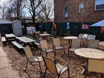 Friendly's Sports Bar