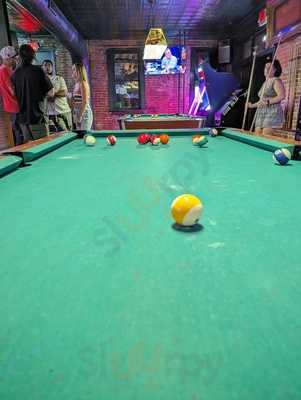 Friendly's Sports Bar