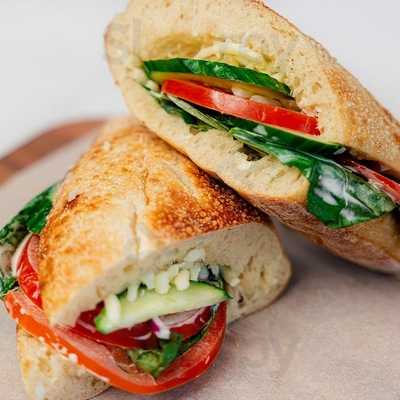 Amici's East Coast Pizzeria