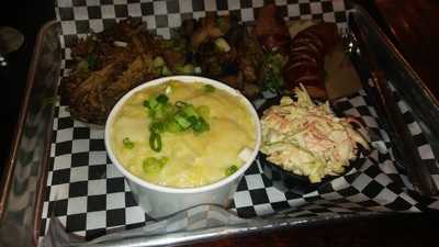 La Smokehouse Earhart Delicatessen