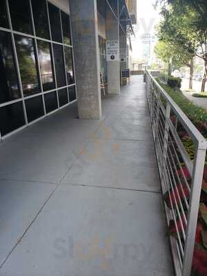 Slim & Husky's Pizza Beeria