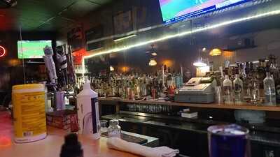 Hikes Point Bar And Lounge