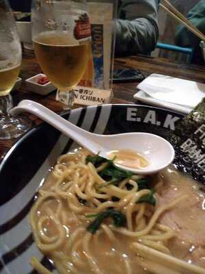 E.a.k. Ramen & Sushi Roll