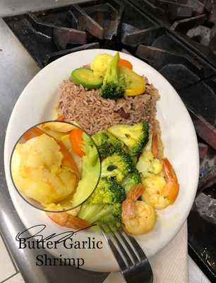 Inthemix Jamaican & Southern Cuisine