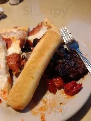 Izzy's Pizza Restaurant