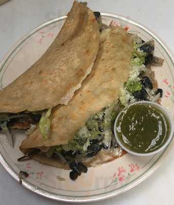 La Cueva Deli & Mexican Grill