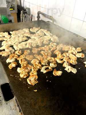 La Cueva Deli & Mexican Grill