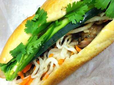 Long Sandwich Deli And Bakery