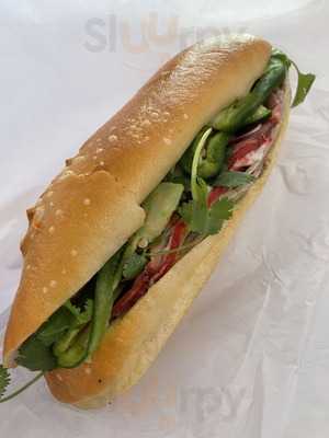 Long Sandwich Deli And Bakery