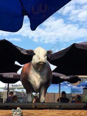 Gene's Rooftop Beer And Wine Garden