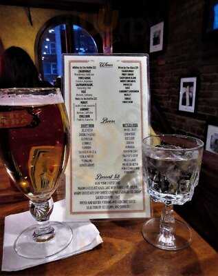 Playwright Celtic Pub