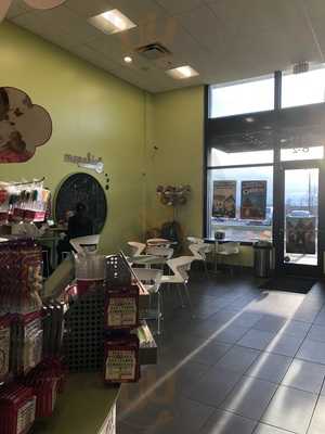 Menchie's Frozen Yogurt