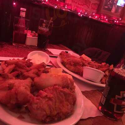 Molly's Pub & Restaurant